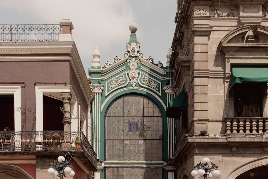 Elegant architectural elements in Heroica Puebla de Zaragoza, highlighting traditional Mexican design.
