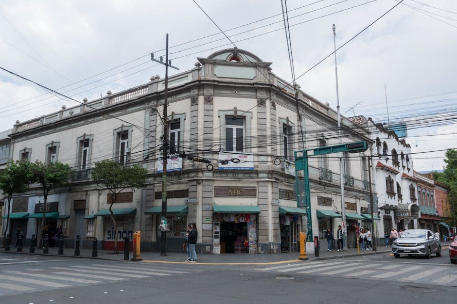 Vintage architecture in Toluca de Lerdo's historic center, conveying urban life.