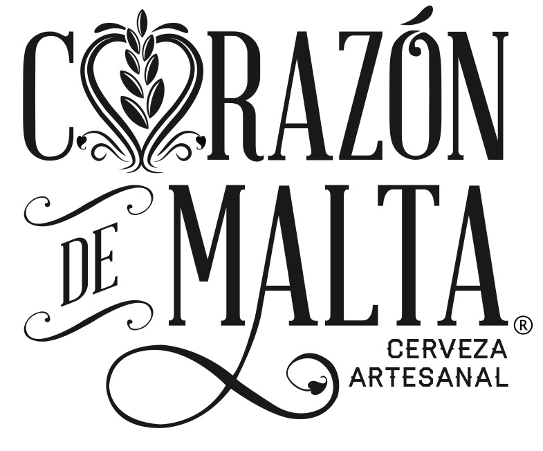 Corazón de Malta — barra del brewpub con pintas de porter y una tabla de tacos al lado
