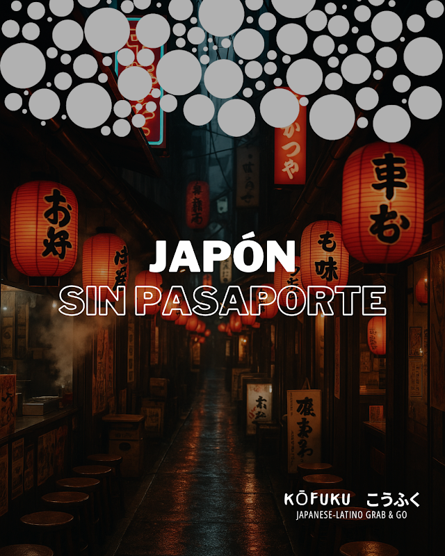 Interior de Kōfuku, barra de sushi y mesas de madera, clientes disfrutando bajo luces cálidas