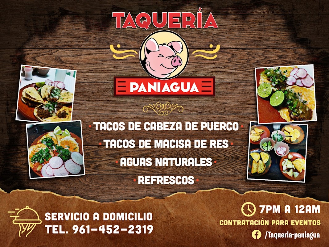 Taquería Paniagua mostrando una quesadilla de pastor al momento de ser doblada, con tortillas frescas al fondo