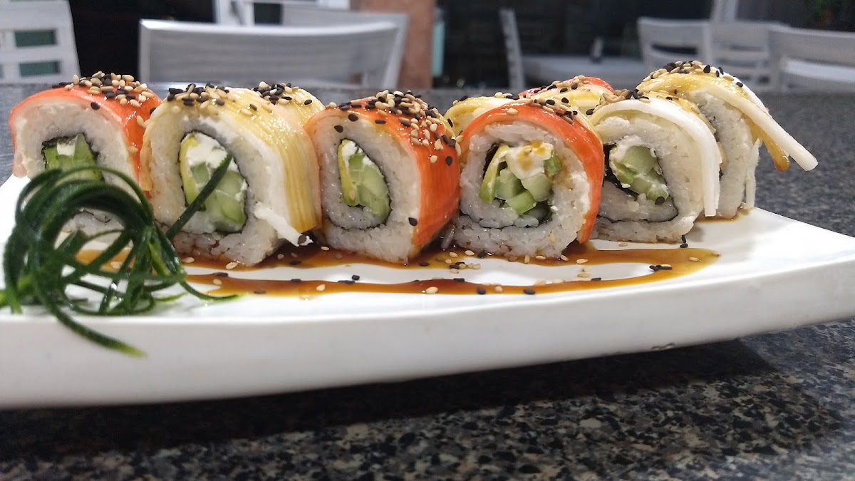 Terimaki sushi roll on a plate, close-up of rice and fish at Pzla. de San Francisco 38-B